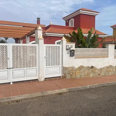 Private - Sleeps 6 - Heated Pool - Air Con 빌라 *