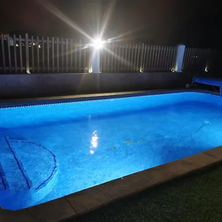 Private - Sleeps 6 - Heated Pool - Air Con 칼레타데푸스테