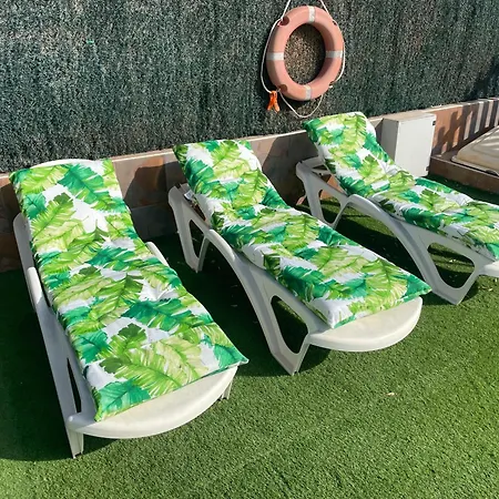 Private - Sleeps 6 - Heated Pool - Air Con 빌라 *